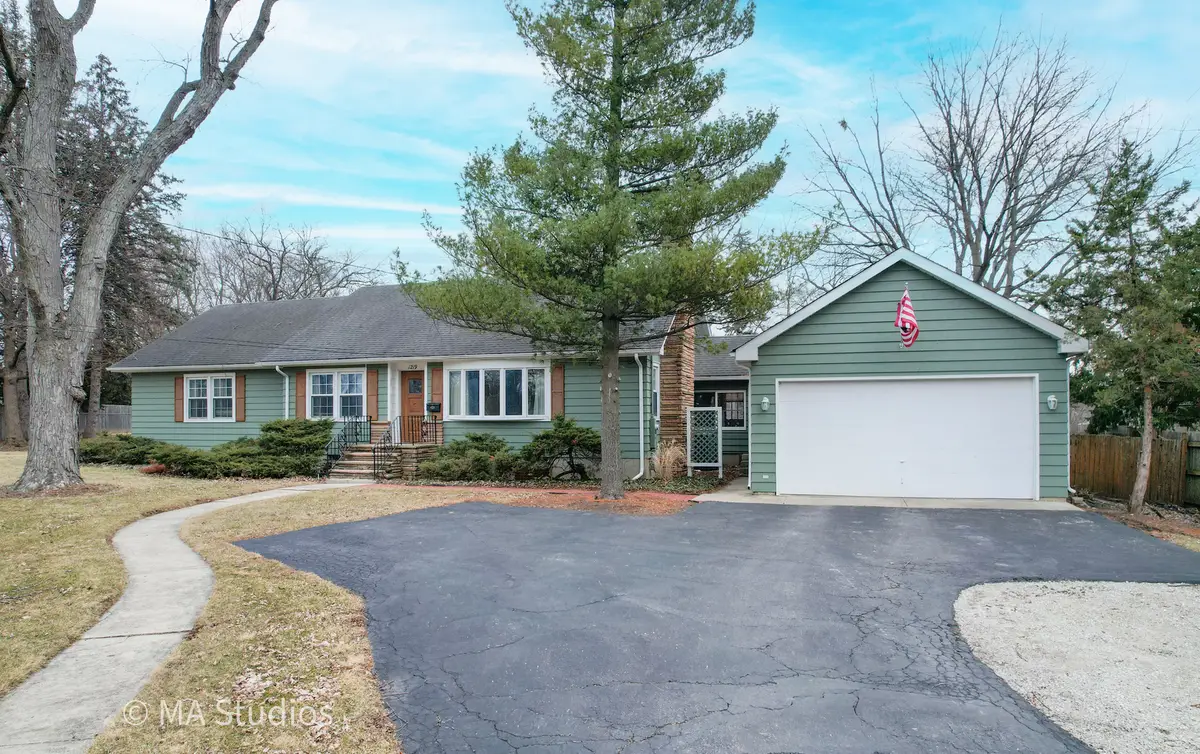 1219 Golf Lane, Wheaton, IL 60189 - #1