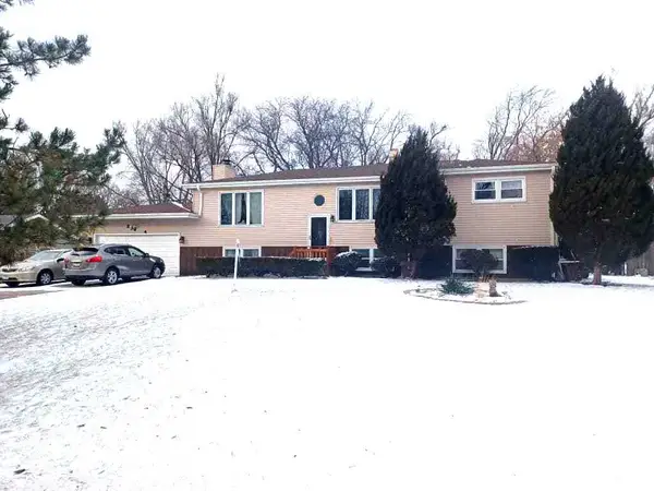 23W464 Olive Court, Carol Stream, IL 60188