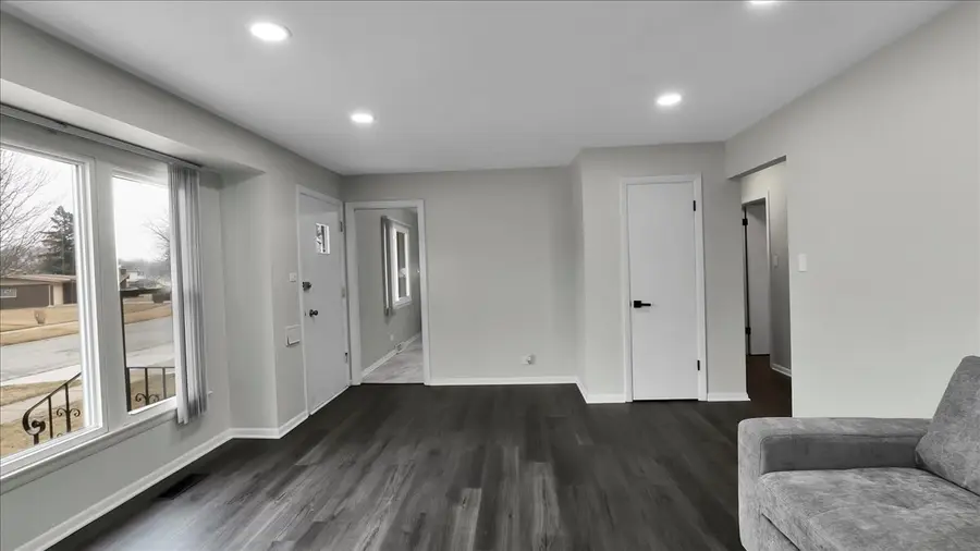 406 N Park Drive, Glenwood, IL 60425 - #3