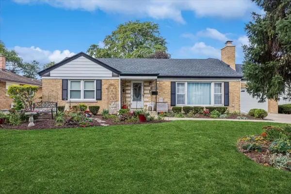 1430 Hoffman Avenue, Park Ridge, IL 60068