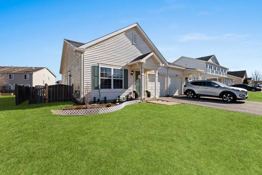 3020 Hoffman Street, Plano, IL 60545 - #3