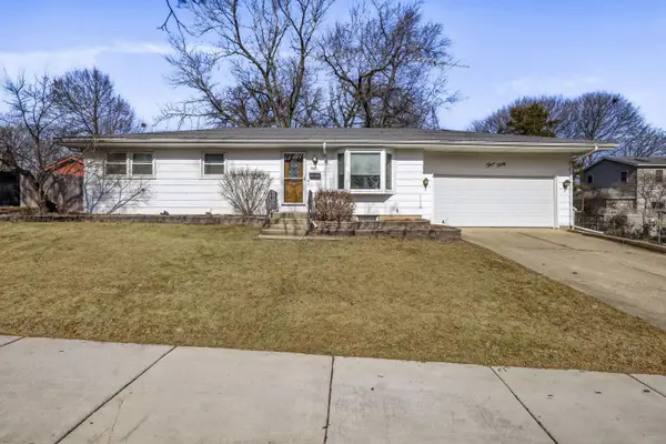 340 W Middle Street, South Elgin, IL 60177