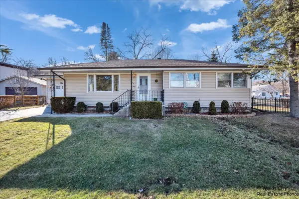 1200 Hillside View, Algonquin, IL 60102