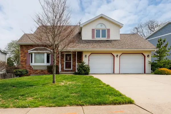 1304 S Hershey Road, Bloomington, IL 61704