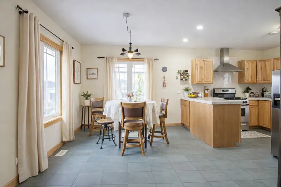 7842 Blazer Avenue, Justice, IL 60458 - #3