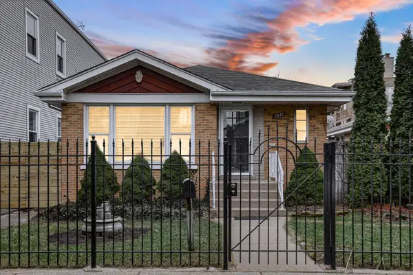 2849 W Fletcher Street, Chicago, IL 60618