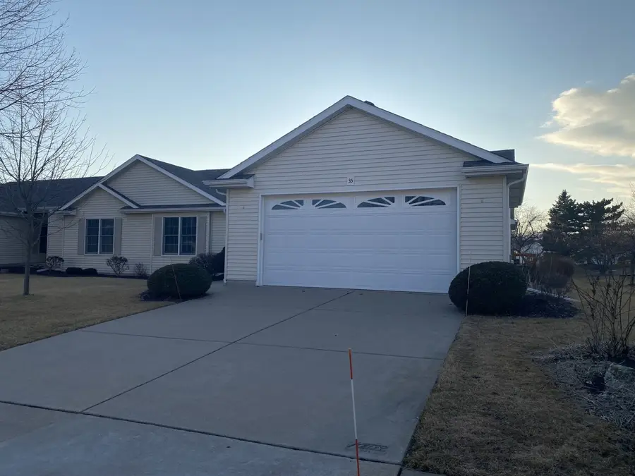 35 Madison Circle, Davenport, IA 52806 - #2