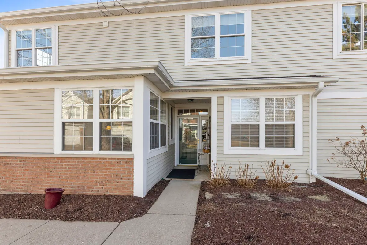 32006 Millard Circle, Warrenville, IL 60555 - #1