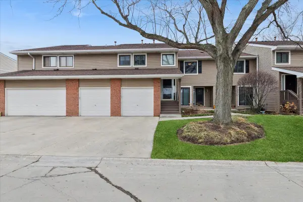 223 Winding Oak Lane, Buffalo Grove, IL 60089