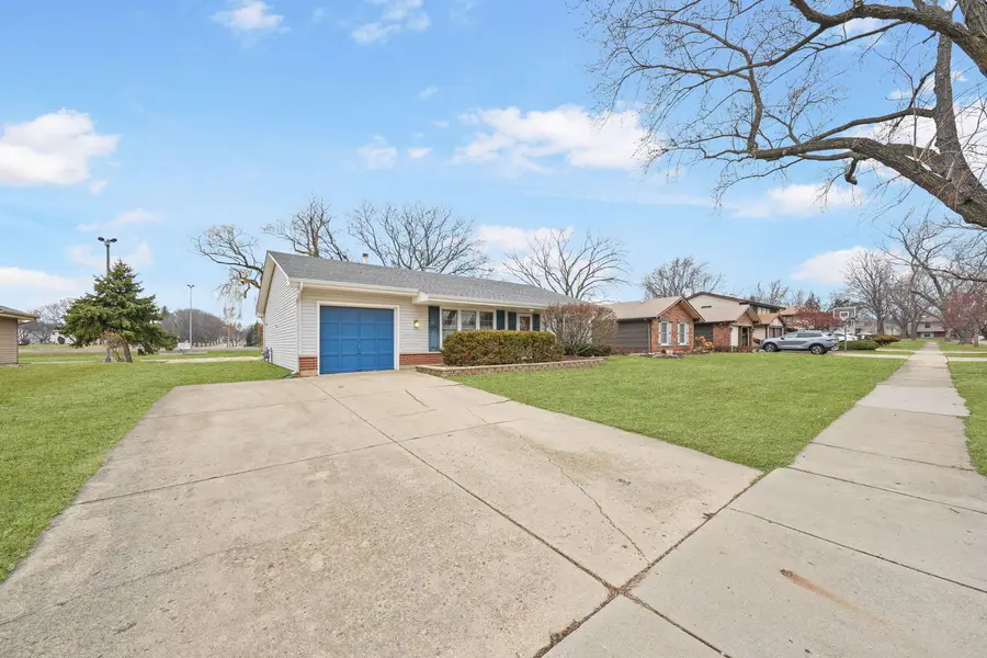 184 S Circle Avenue, Bloomingdale, IL 60108 - #2
