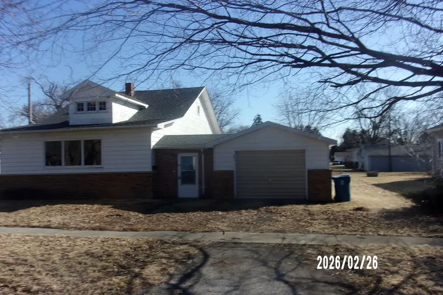 202 N Harrison Street, Flanagan, IL 61740 - #3