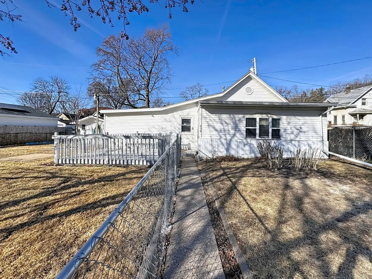 636 Cedar Street, Davenport, IA 52802 - #1