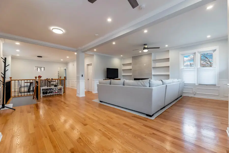 7251 S Paxton Avenue, Chicago, IL 60649 - #3