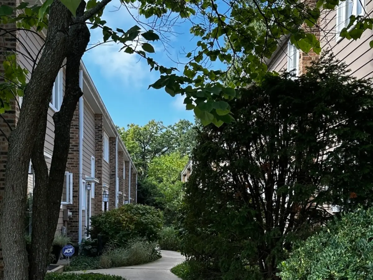 315 Hawthorn Avenue #E, Glencoe, IL 60022 - #1