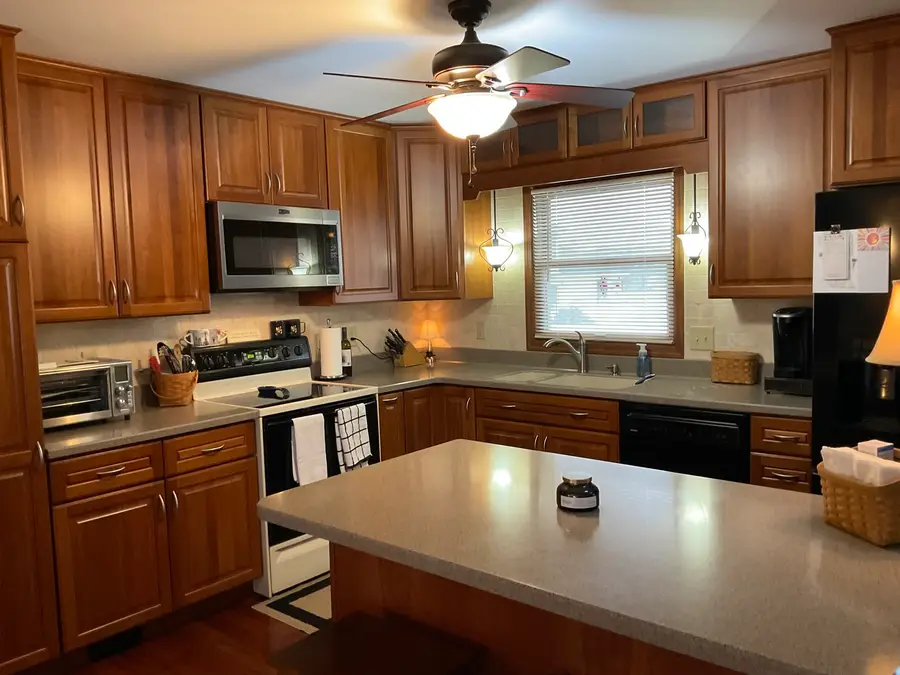 805 W Spring Street, Eldridge, IA 52748 - #2