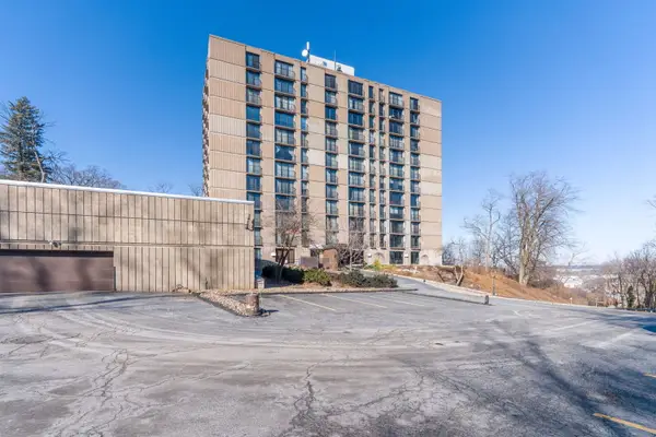 1800 7th Street #10E, East Moline, IL 61244