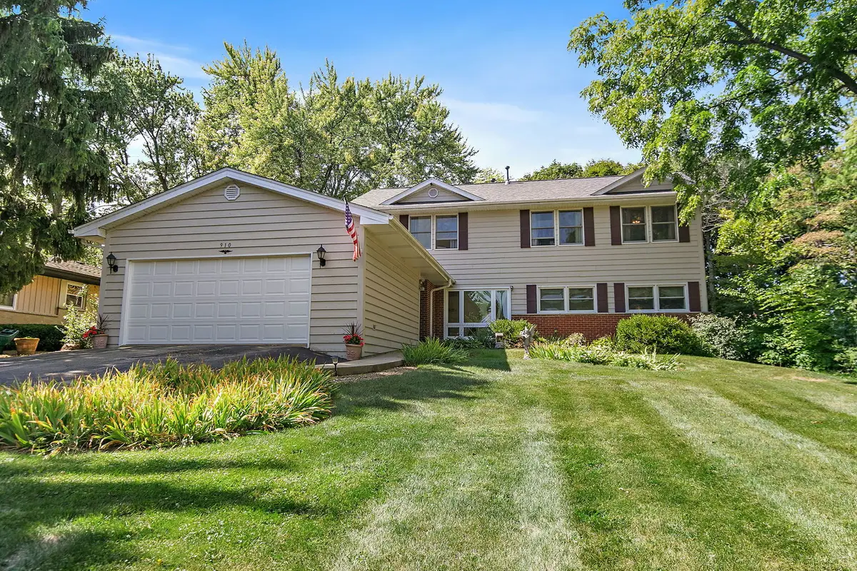 910 Division Street, Barrington, IL 60010 - #1