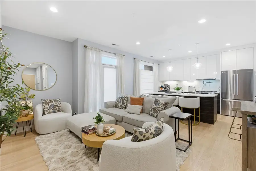 715 South Boulevard #301, Oak Park, IL 60302 - #3