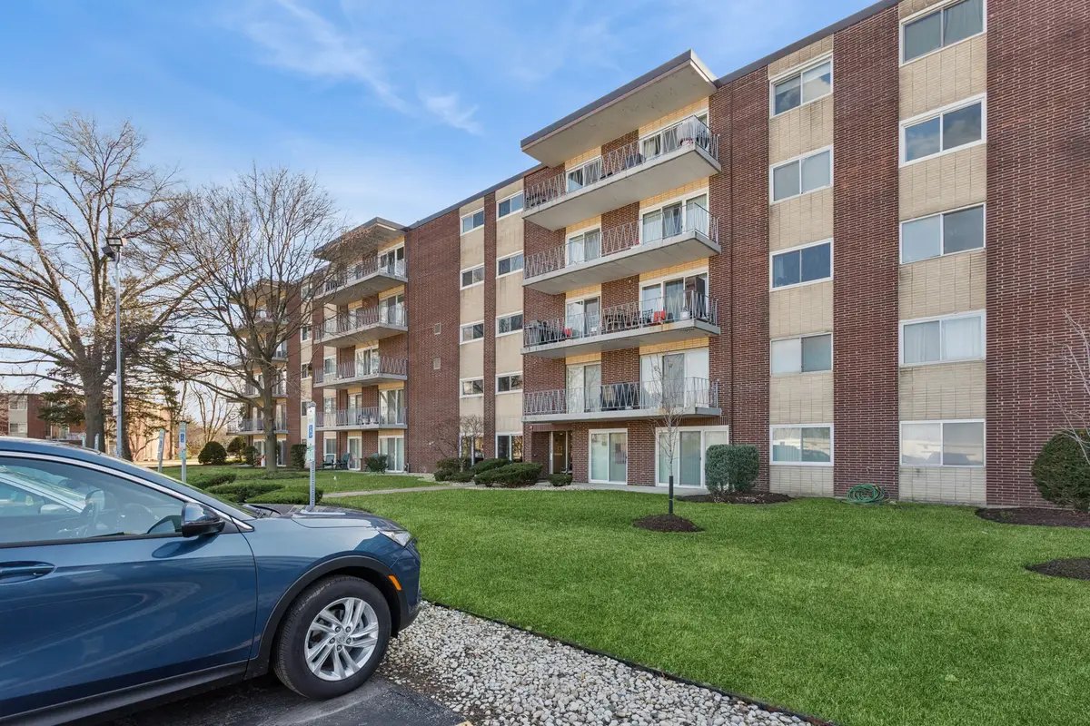 2900 Maple Avenue #4D, Downers Grove, IL 60515 - #1