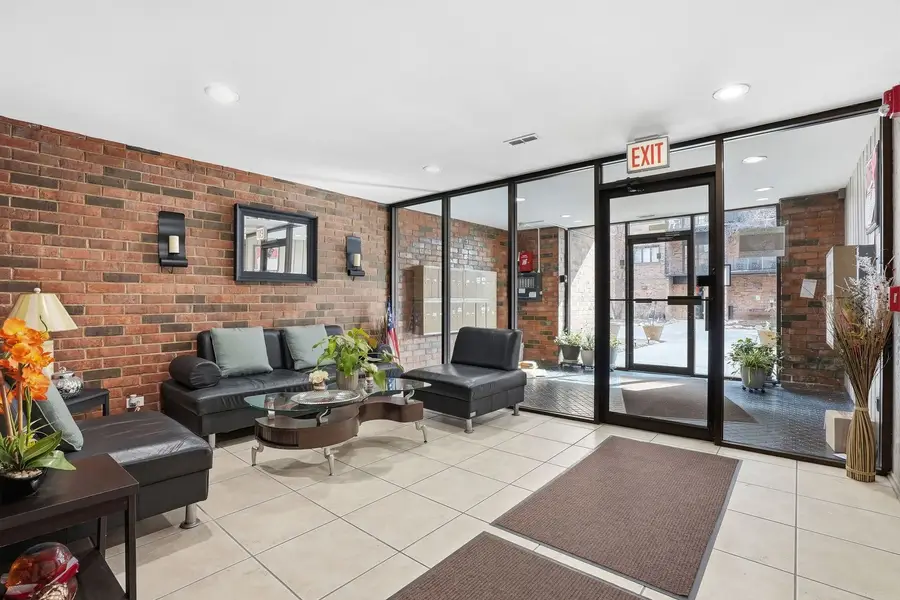 9332 Landings Lane #604, Des Plaines, IL 60016 - #2