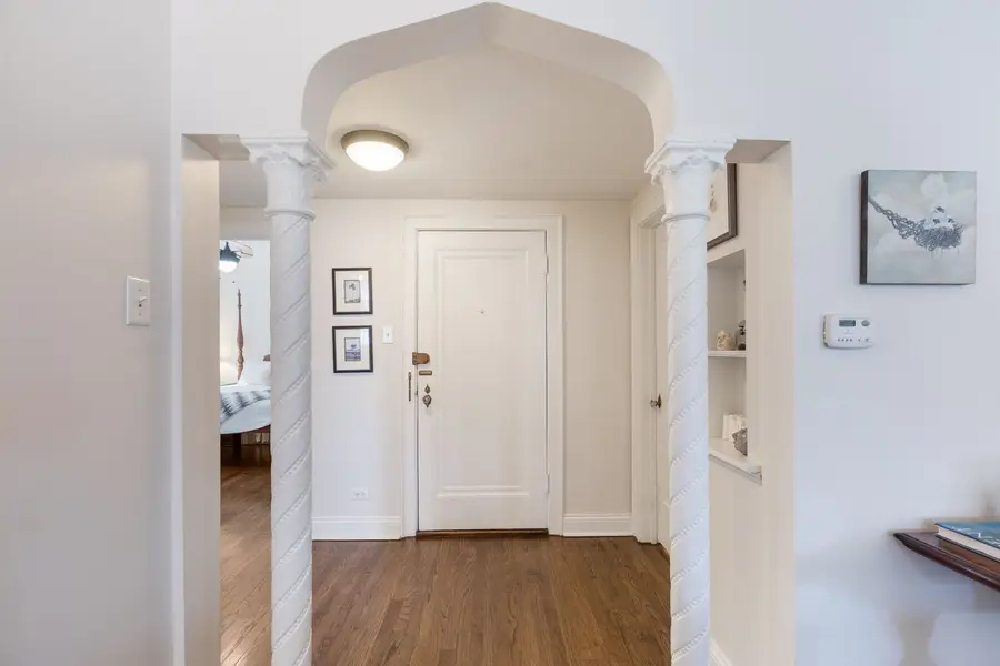 1118 Washington Boulevard #1A, Oak Park, IL 60302 - #2