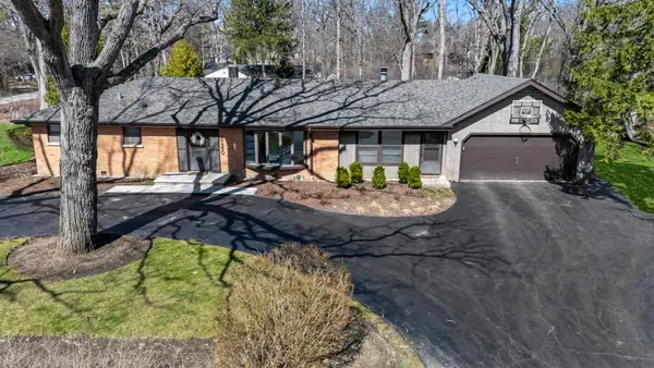 11590 W Elmwood Place, Deerfield, IL 60015