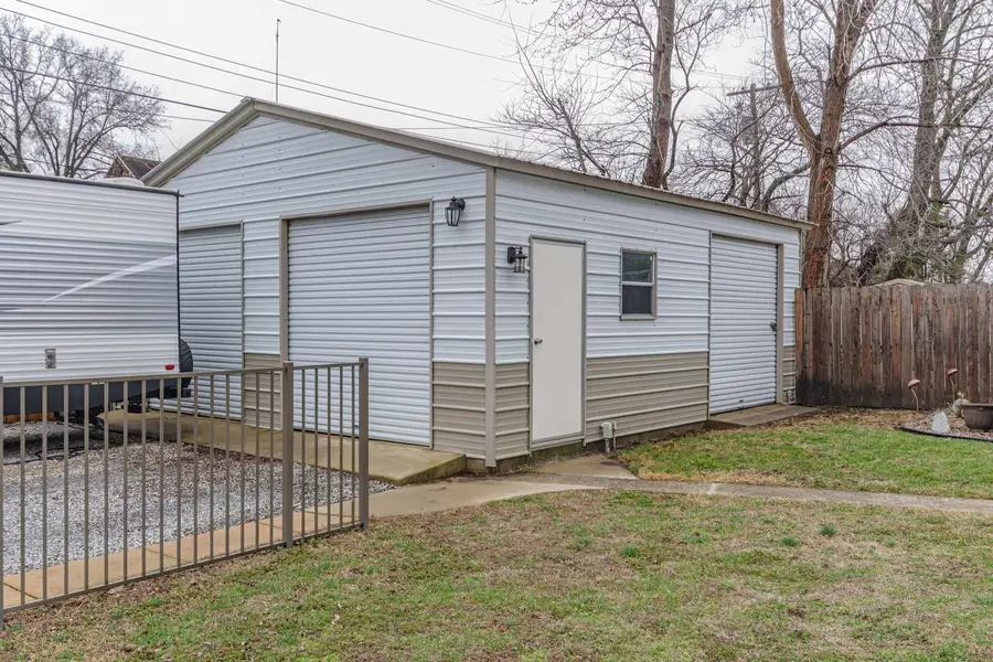 433 E Main Street, Salem, IL 62881 - #3