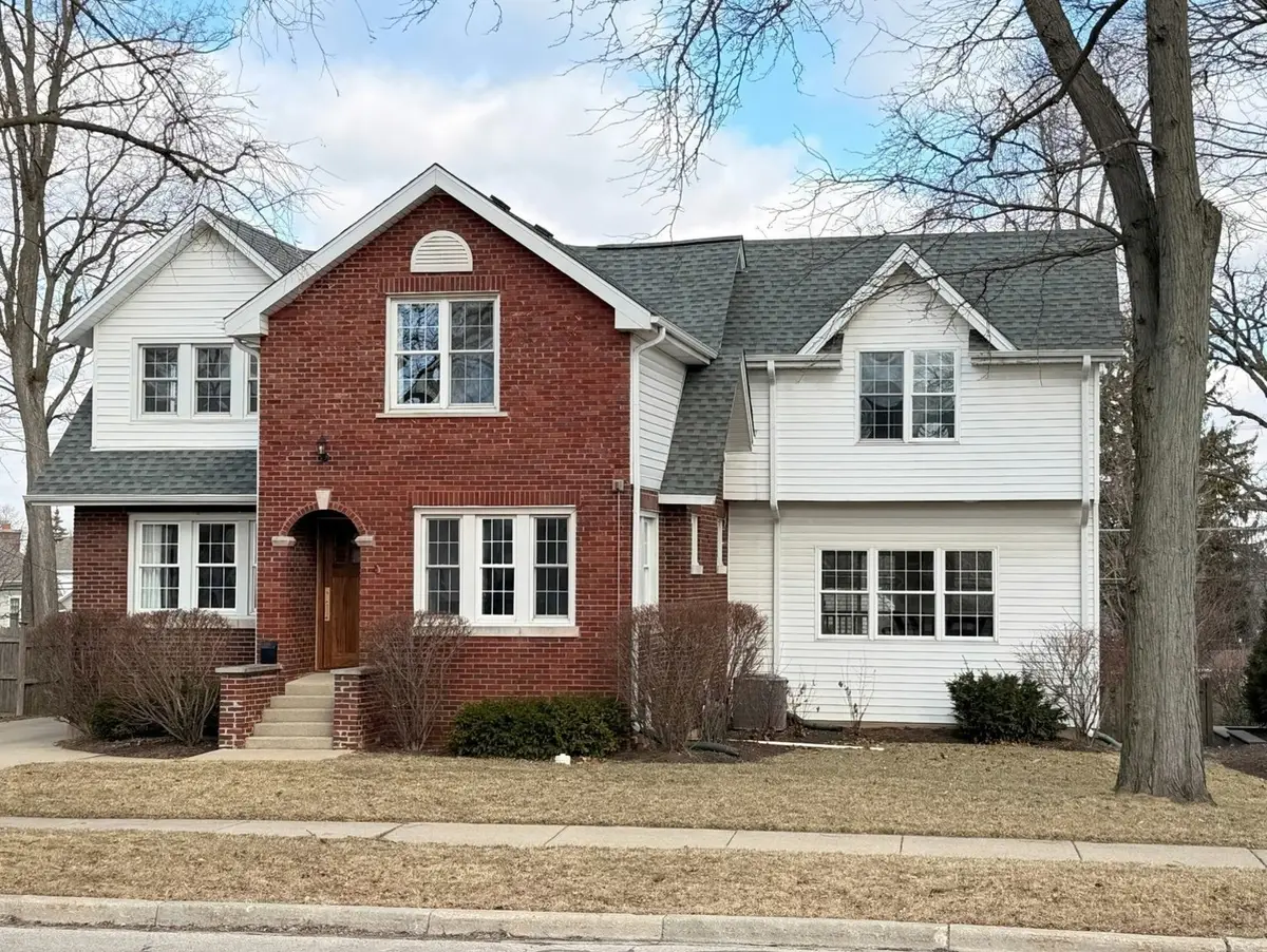 418 E Hillside Avenue, Barrington, IL 60010 - #1