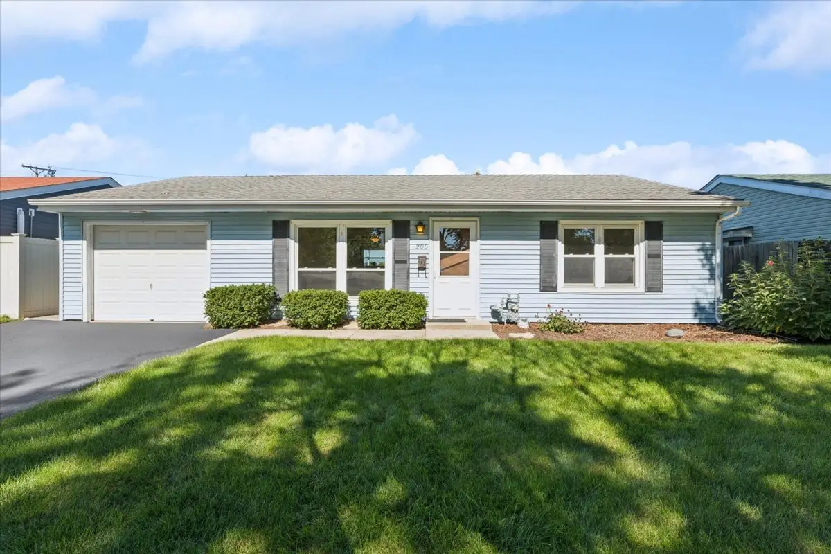 200 W Jeffery Avenue, Wheeling, IL 60090 - #1