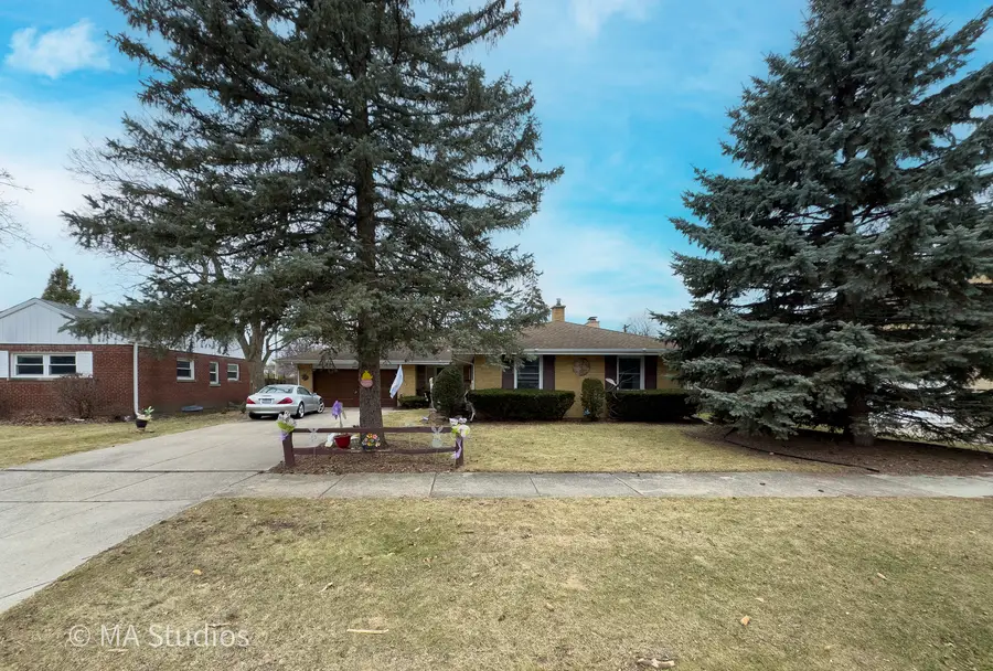 8922 Parkside Avenue, Morton Grove, IL 60053 - #2