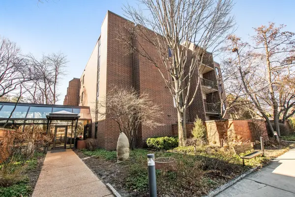 2150 Bouterse Street #205, Park Ridge, IL 60068