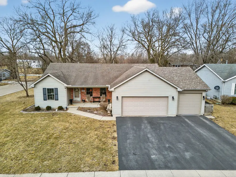 630 W Church Street, Sheridan, IL 60551 - #2
