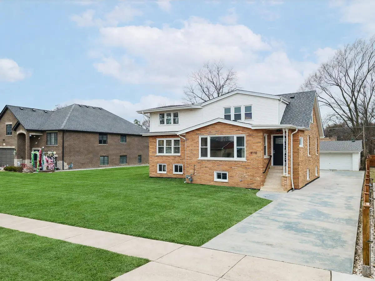 8110 Lockwood Avenue, Burbank, IL 60459 - #1