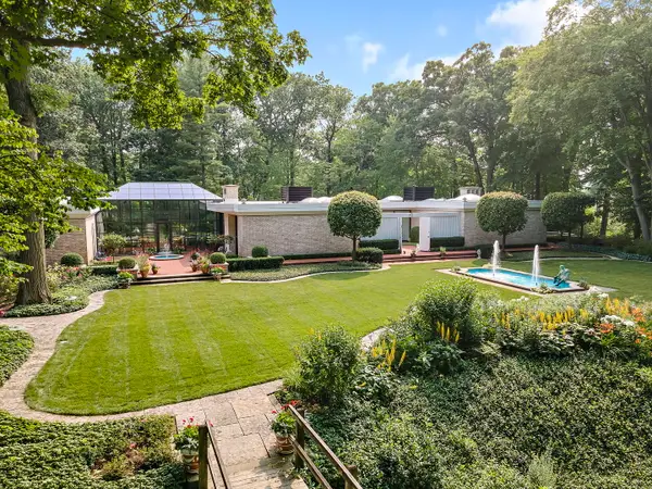 240 Shore Acres Circle, Lake Bluff, IL 60044