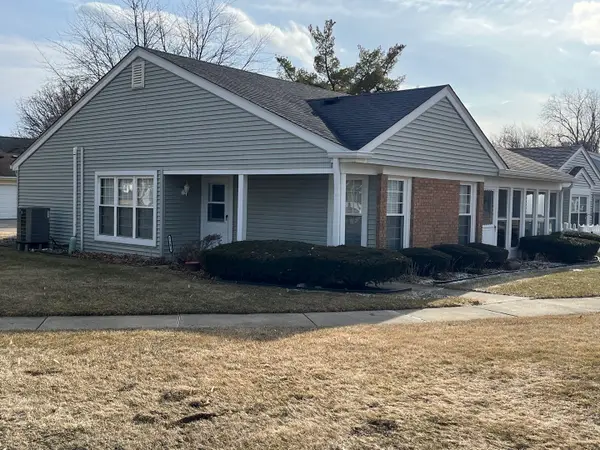 7202 Oxford Circle #237, Fox Lake, IL 60020