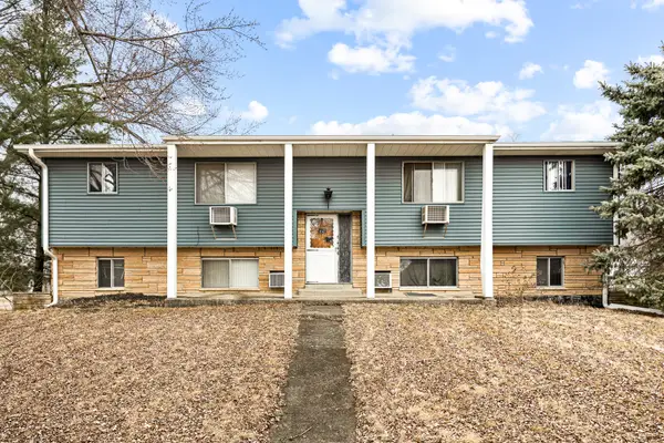 6573 Prairie Street, Garden Prairie, IL 61038