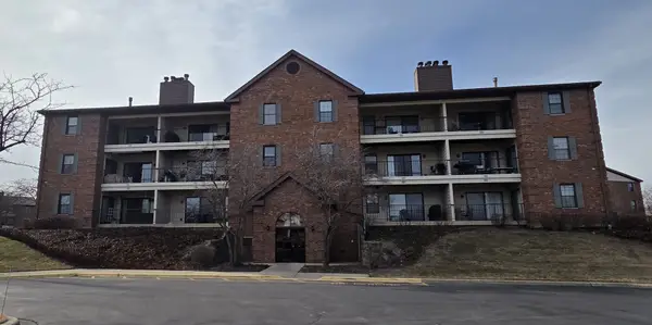 621 Hapsfield Lane #103, Buffalo Grove, IL 60089