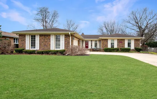 1107 W Francis Drive, Arlington Heights, IL 60005