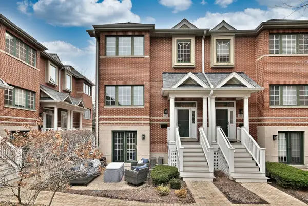 142 W 3rd Street #142, Elmhurst, IL 60126