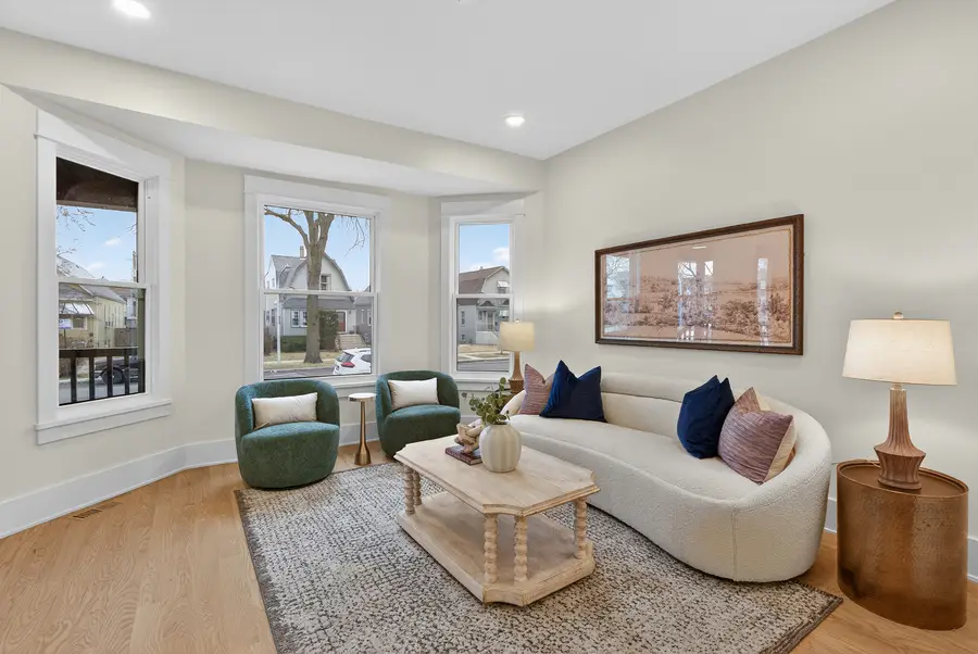 3642 N Sawyer Avenue, Chicago, IL 60618 - #2