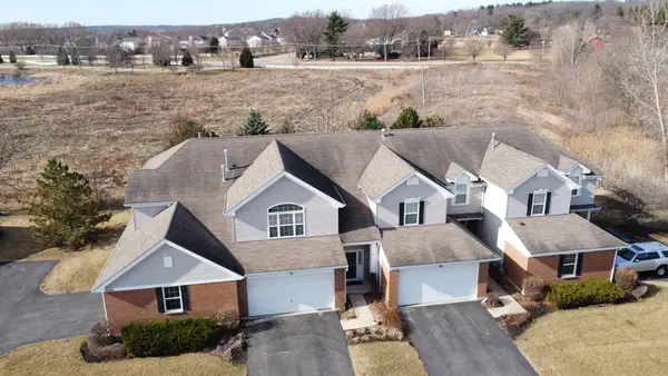 1053 Carrick Lane #1053, McHenry, IL 60050