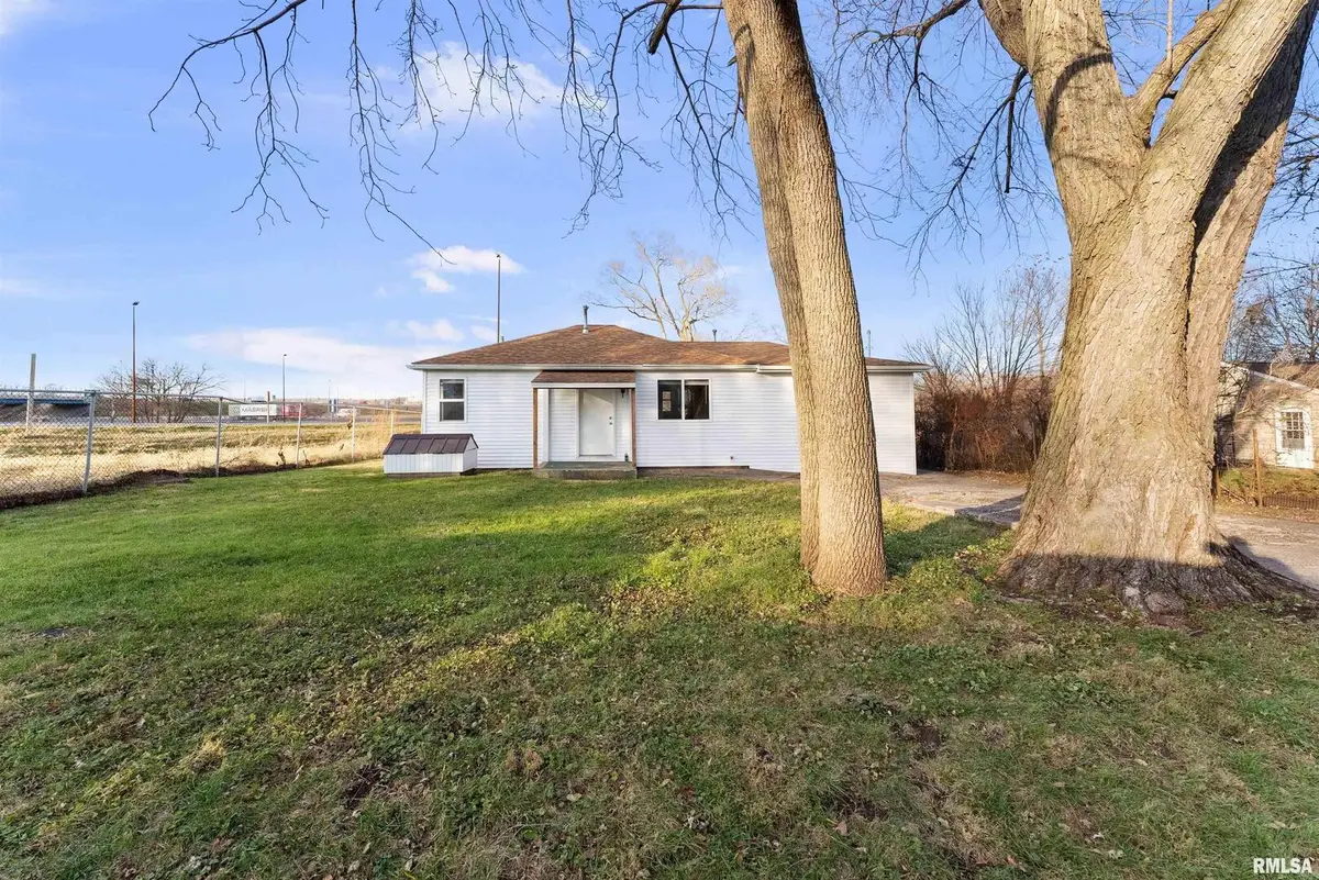 3221 66th Avenue, Moline, IL 61265 - #1