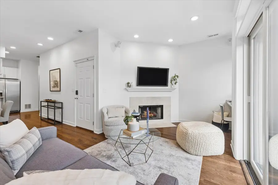 1520 N Hudson Avenue #3, Chicago, IL 60610 - #2