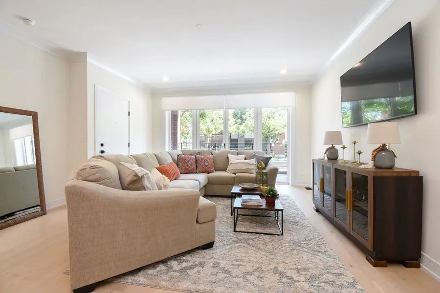 Address Withheld By Seller, Chicago, IL 60613 - #3