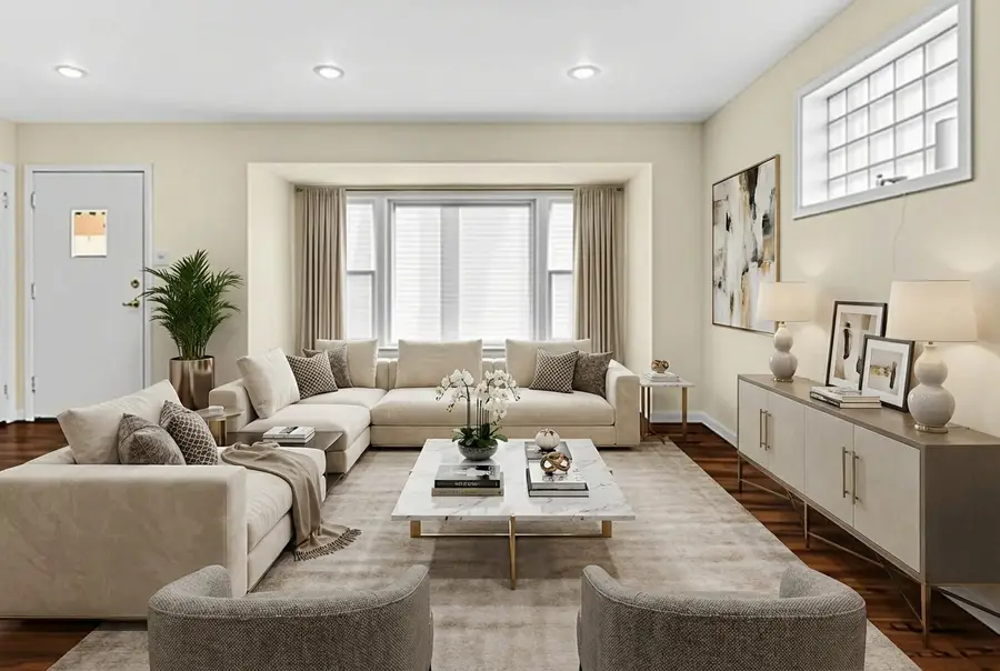 10558 S Prairie Avenue, Chicago, IL 60628 - #3