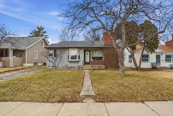 956 Westmoreland Avenue, Waukegan, IL 60085