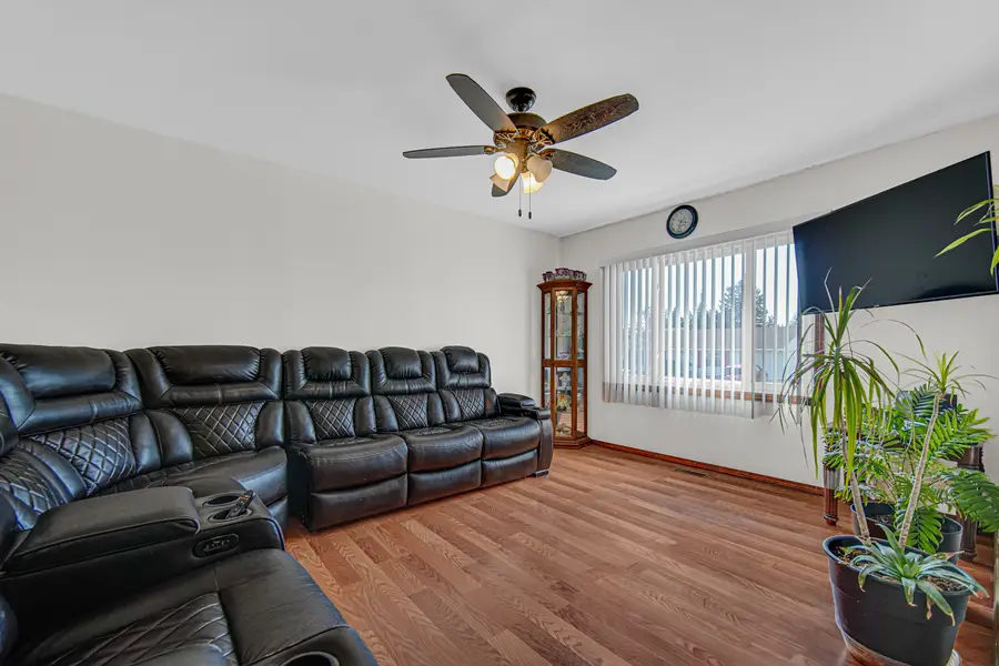 327 Emery Avenue, Romeoville, IL 60446 - #3