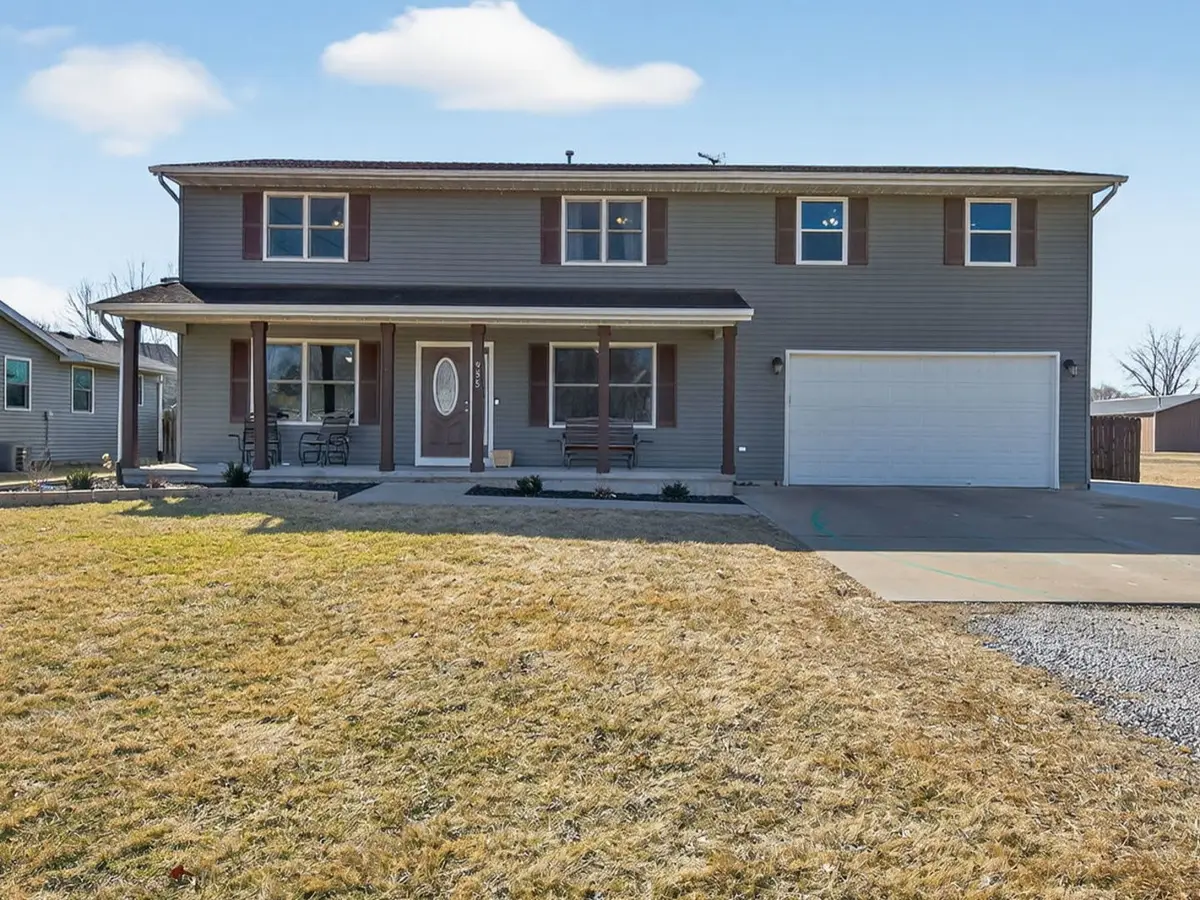 955 E 4th Street, Coal City, IL 60416 - #1