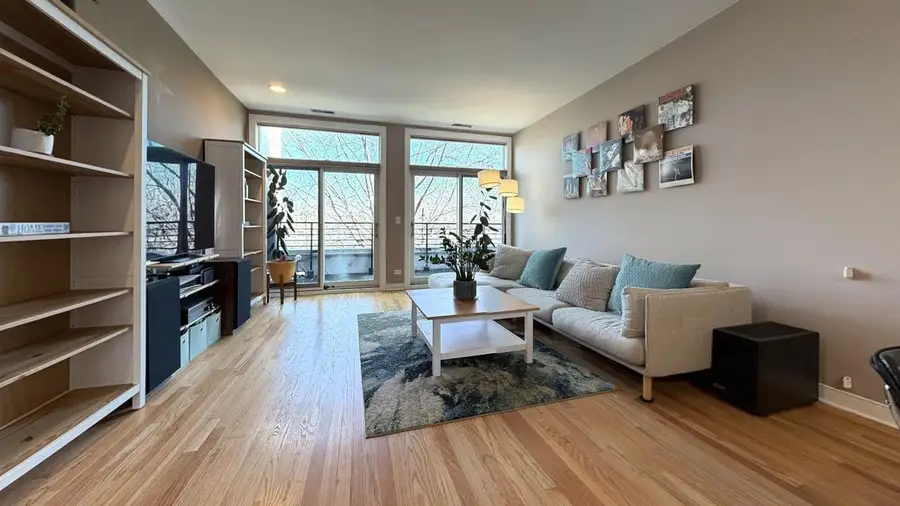 2917 N Claremont Avenue, Chicago, IL 60618 - #3