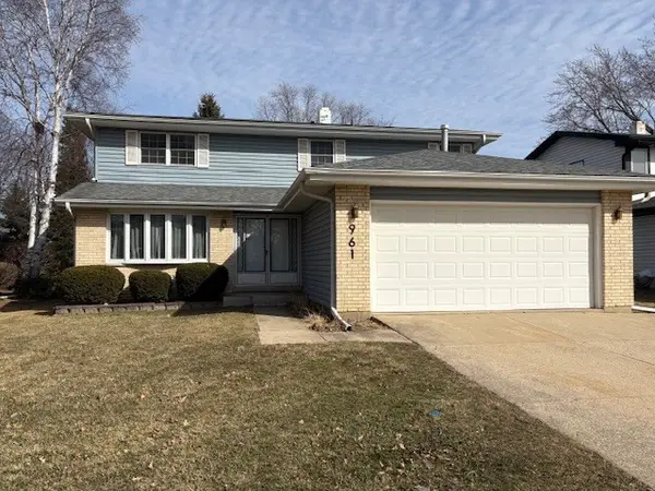 961 Dearborn Circle, Carol Stream, IL 60188